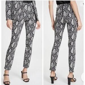 Alice + Olivia Black & White Snake Print Cropped Pants